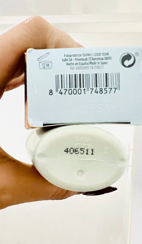 کرم ضد آفتاب بی رنگ ایزدین isdin مدل تکنولوژی چشم safe eye tech حجم 50 میل اصل اسپانیایی